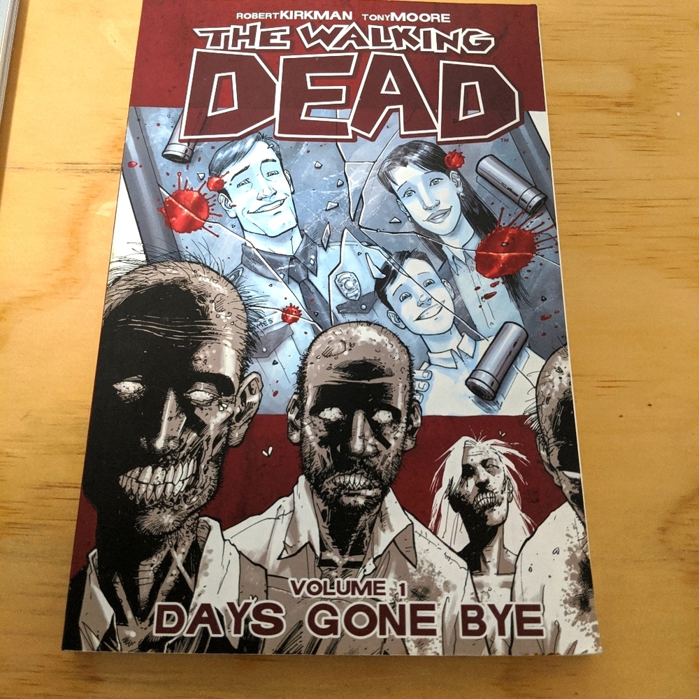 Thev Walking Dead vol 1 graphic novel